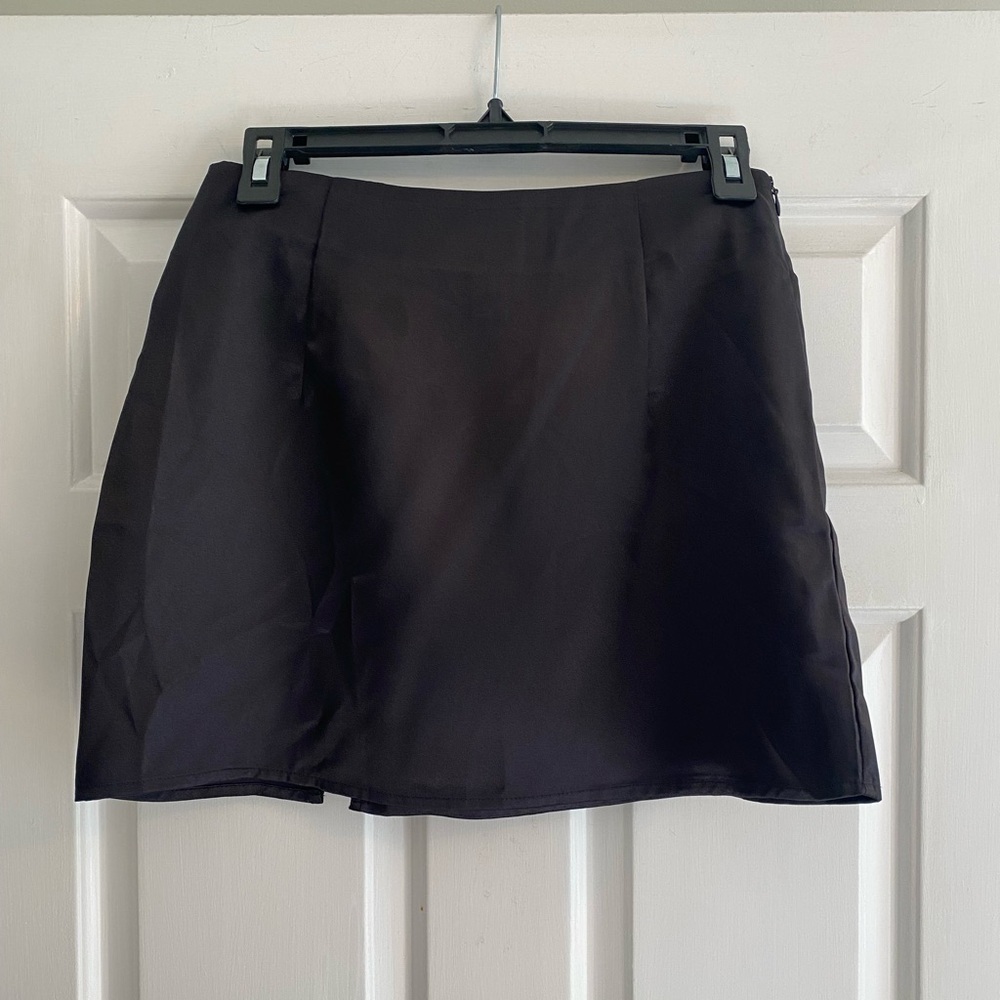 Shein Black Satin Mini Skirt Size M Petite - Picture 3 of 4
